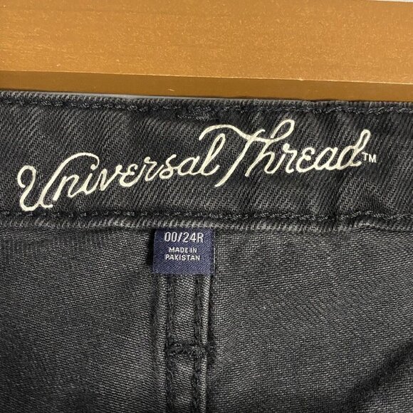 Universal Thread Women's High-Rise Straight Denim Jeans - Picture 6 of 8